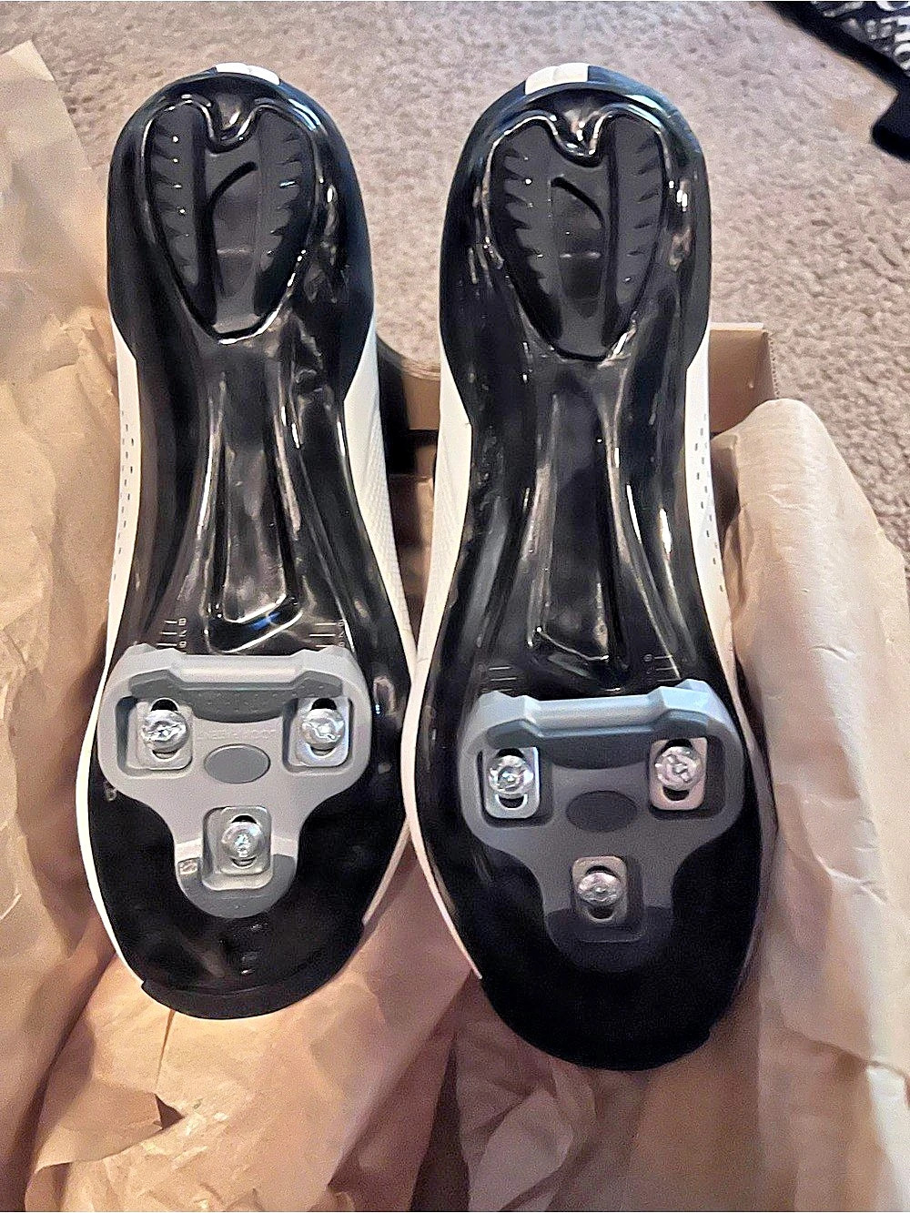 Never worn Specialized Torch 3.0 Road Cycling Shoes White & Black US 7.25 M